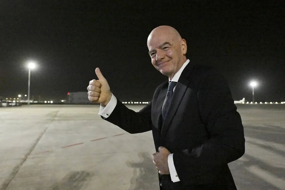 Президент ФИФА прибыл в Узбекистан с официальным визитом