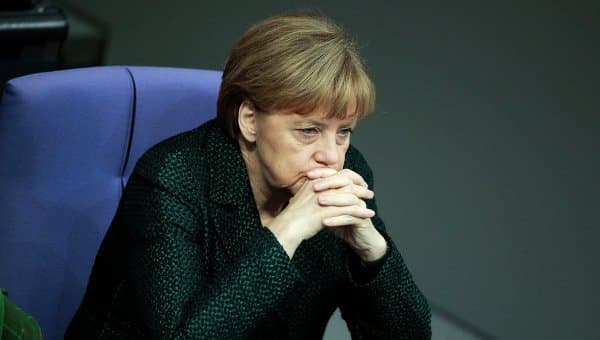 Angela Merkel Qrim Rossiya tarkibiga qo‘shib olinishini Germaniyaning bo‘linishiga qiyosladi