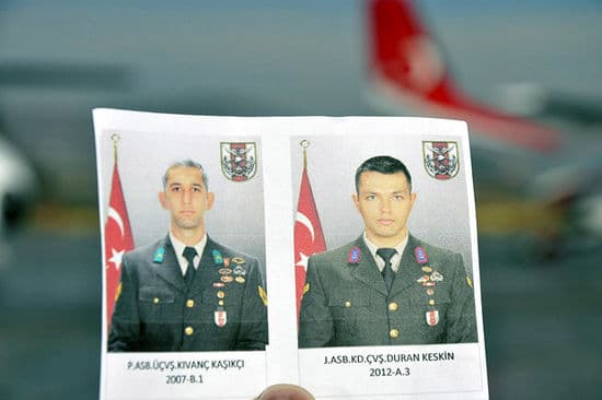 Suriyada izsiz yo‘qolgan deb hisoblangan ikki askar jasadi Turkiyaga qaytarildi