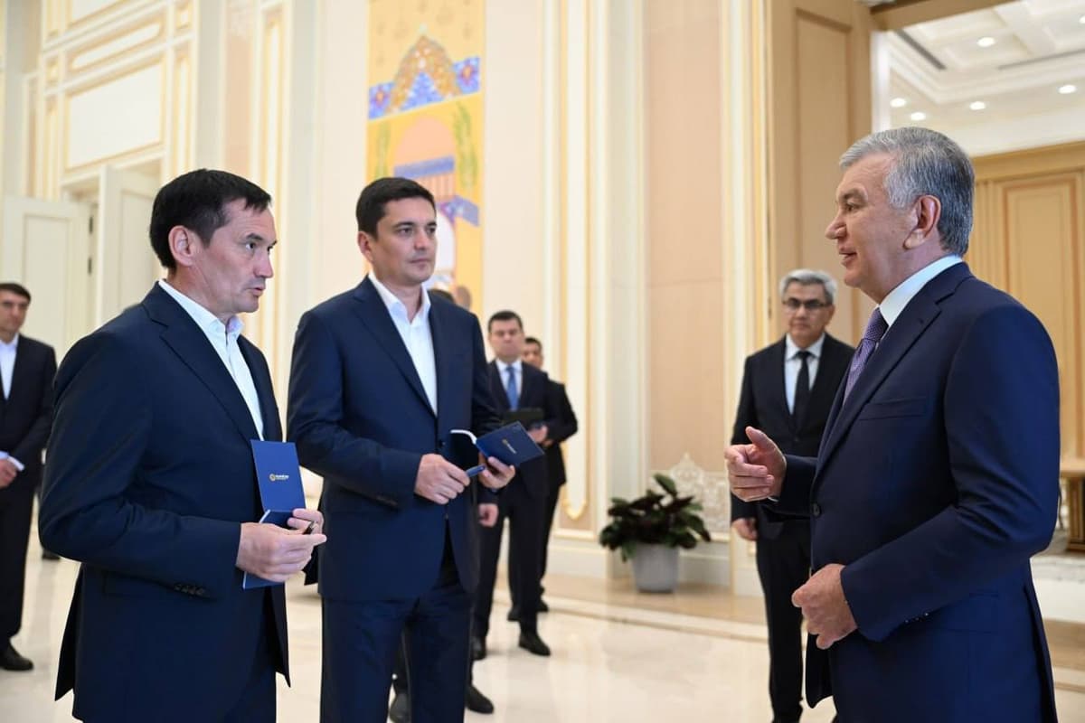 Президент Урганч халқаро аэропортидаги бунёдкорлик ишлари билан танишди
