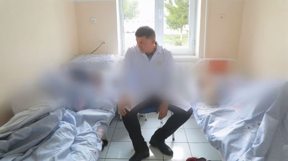 Самарқандда уйда тайёрланган консерва маҳсулотларидан еган бир оиланинг 4 аъзоси заҳарланди