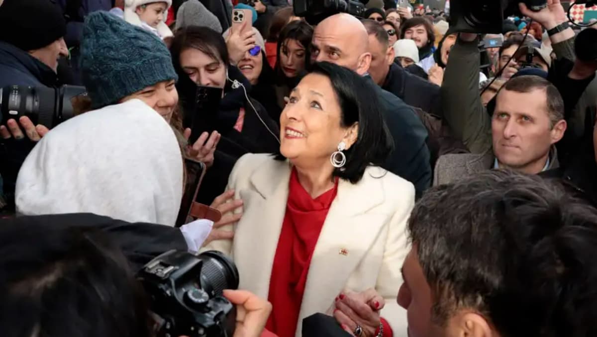Salome Zurabishvili hamon o‘zini Gurjiston prezidenti deb hisoblamoqda