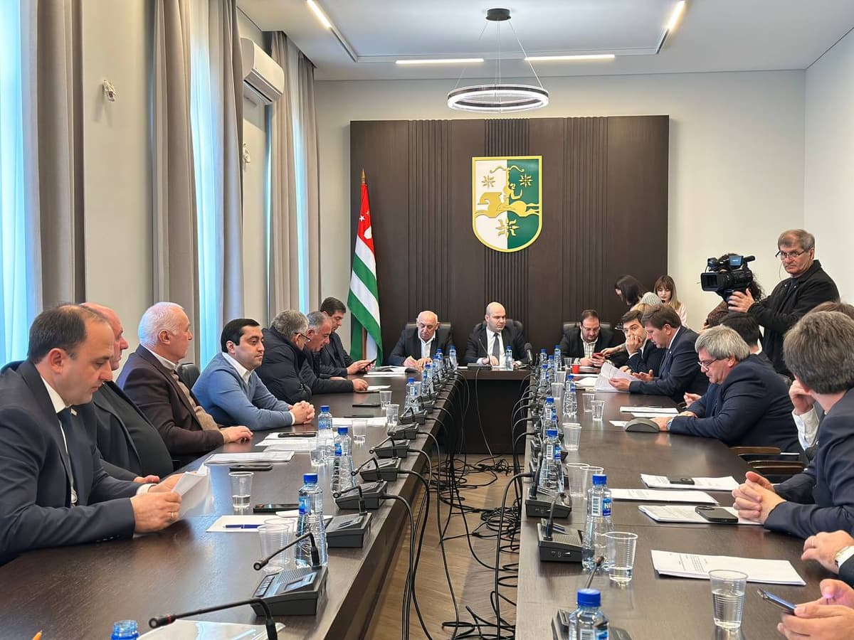 Abxaziya parlamenti Rossiya bilan investitsiya kelishuvini ma’qullamadi