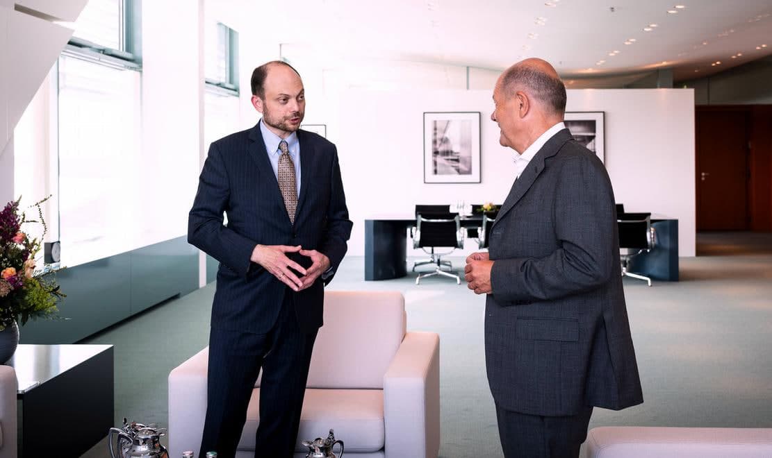 Olaf Shols Vladimir Kara-Murza bilan uchrashdi