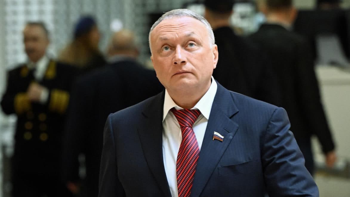 Россияда сенатор қотилликка тайёргарлик кўрганликда гумонланиб ҳибсга олинди