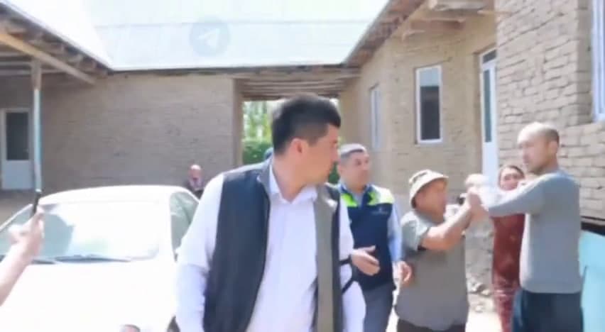 Sirdaryoda suvdan qarz bo‘lgan xonadon vakillari mas’ul xodimlarga qarshilik ko‘rsatib, haqoratladi