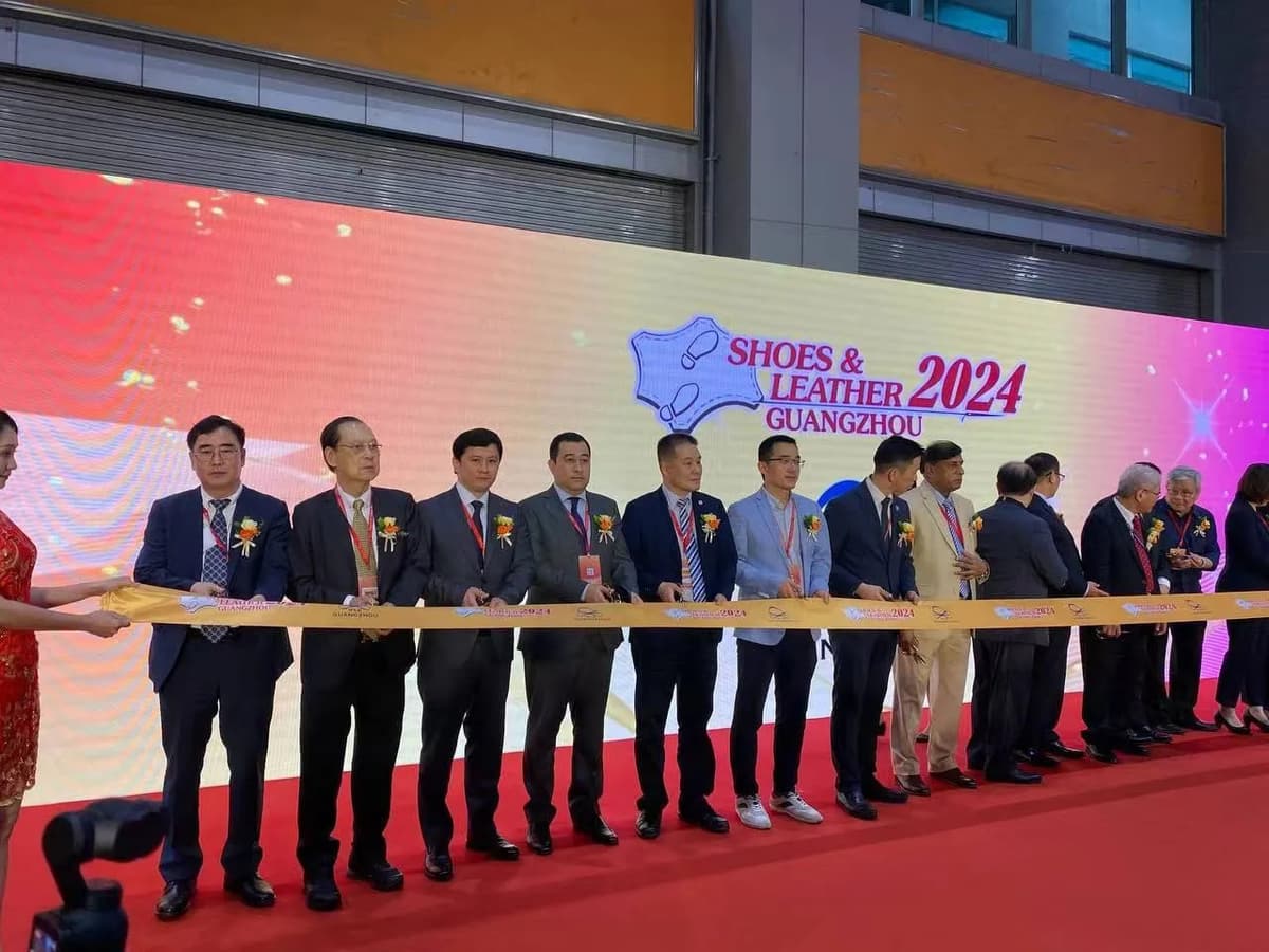 Products of Uzbek leather industry enterprises presented at an international exhibition in Guangzhou
