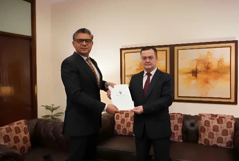 Uzbekistan’s new ambassador presents credentials to Pakistan’s Foreign Ministry