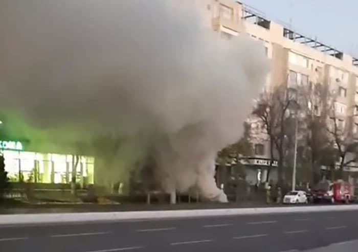 Tashkent center covered with heavy smoke due to a fire