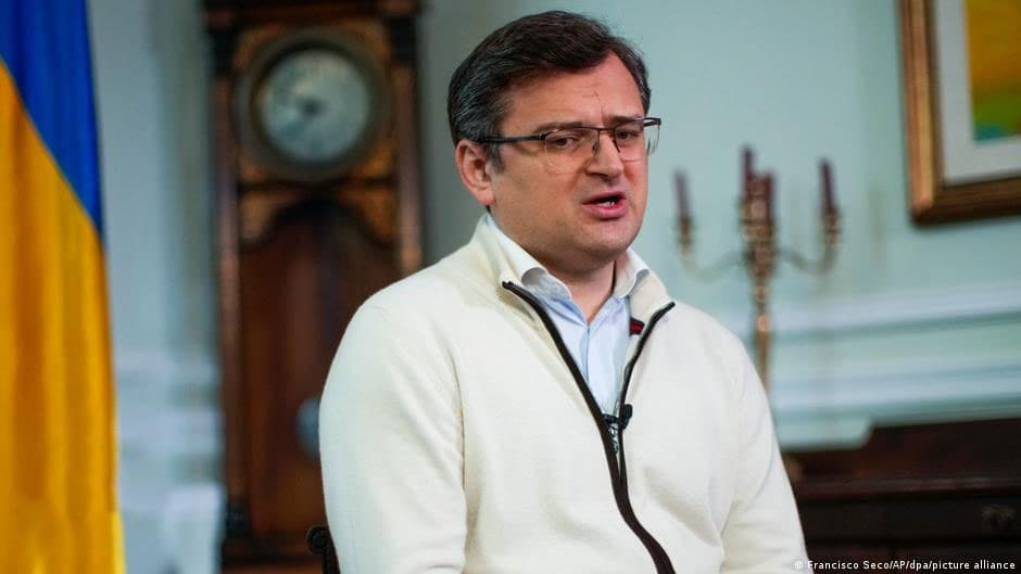 Kuleba: Makron qo‘shin yuborish haqida gapirib, UQKni tayyorlashni nazarda tutgan