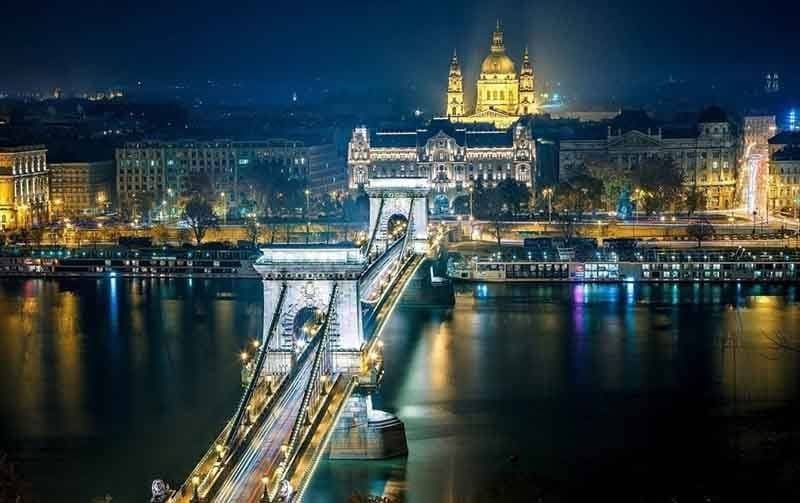 Халқаро Гуляш фестивали, арзон овқатланиш ва ноёб совғалар юрти