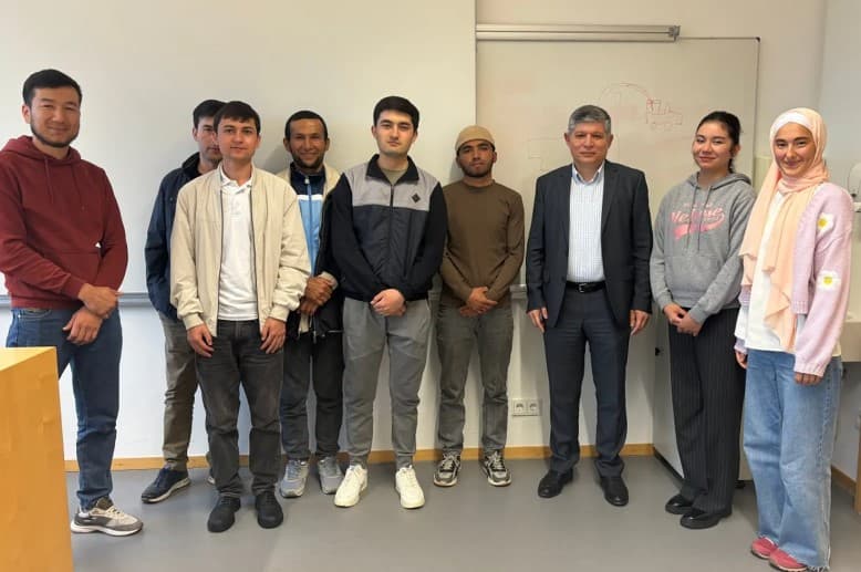 Uzbek diplomats meet with students studying at a university in German city of Freising
