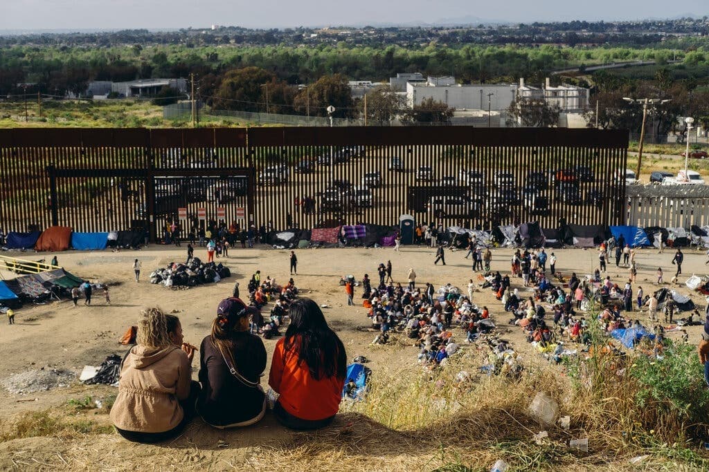 AQSh noqonuniy migratsiya tashkilotchilariga viza bermaydigan bo‘ldi