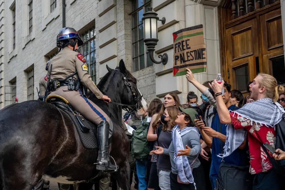 Amerika universitetlari Isroilga qarshi namoyishlardan larzaga kelmoqda. Fotosuratlar