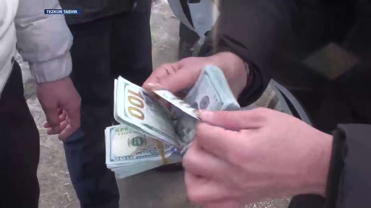 Самарқанд вилояти ИИБ тезкор ходими 10 минг доллар билан ушланди