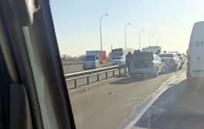 В Ташкенте произошло ДТП с участием трех автомобилей