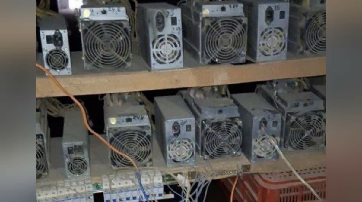 Law enforcement bodies detect 25 mining devices installed in the basement of non-residential building in Samarkand