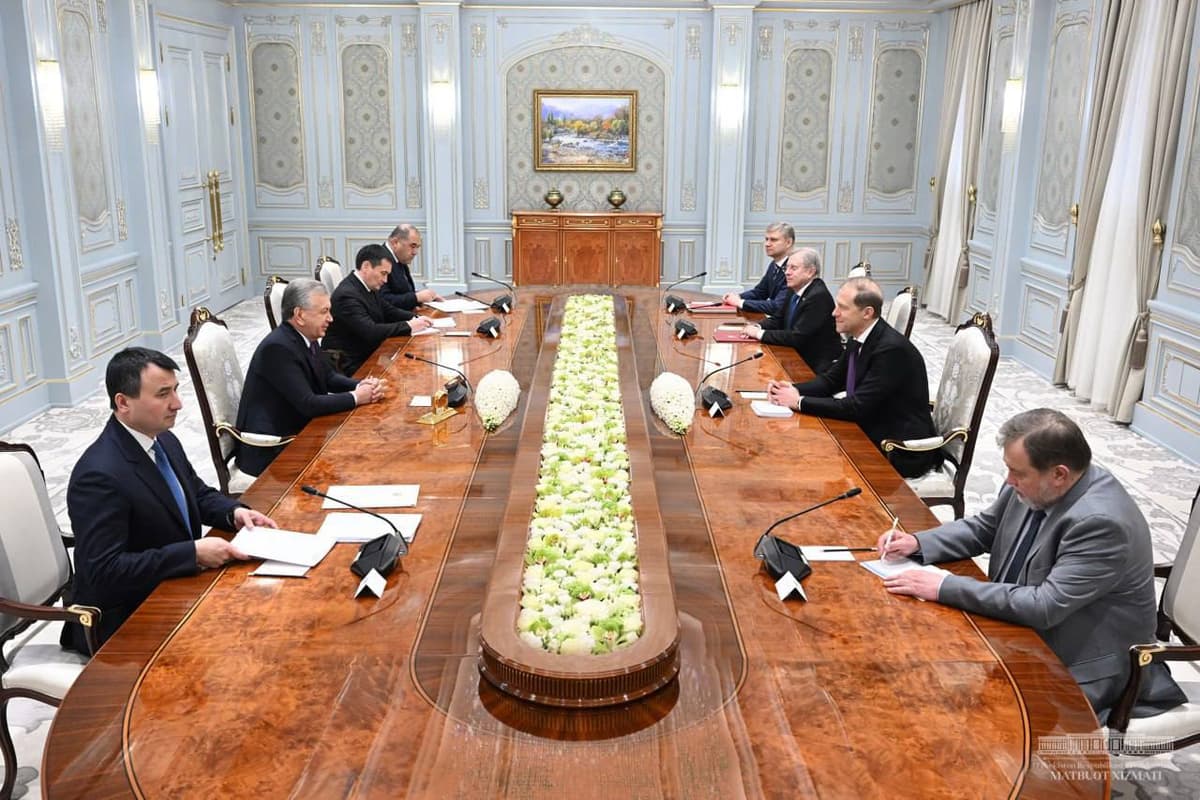 Shavkat Mirziyoyev Rossiya sanoat va savdo vaziri Denis Manturov bilan uchrashdi