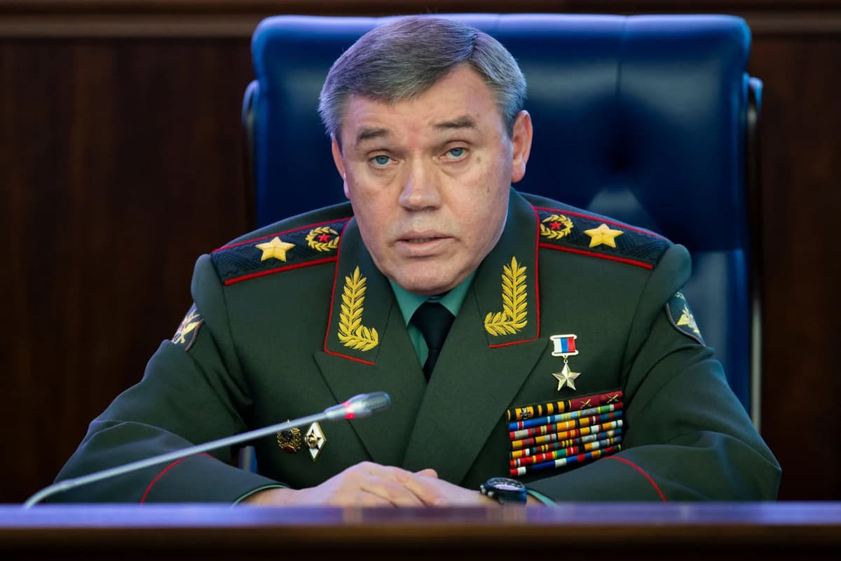 OAV: «Oreshnik» uchirilgandan so‘ng Gerasimov AQShga qo‘ng‘iroq qilgan