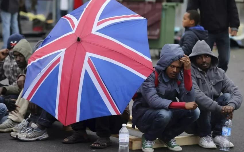 Britaniya noqonuniy migrantlarni Afrikaga deportatsiya qilishni boshlaydi
