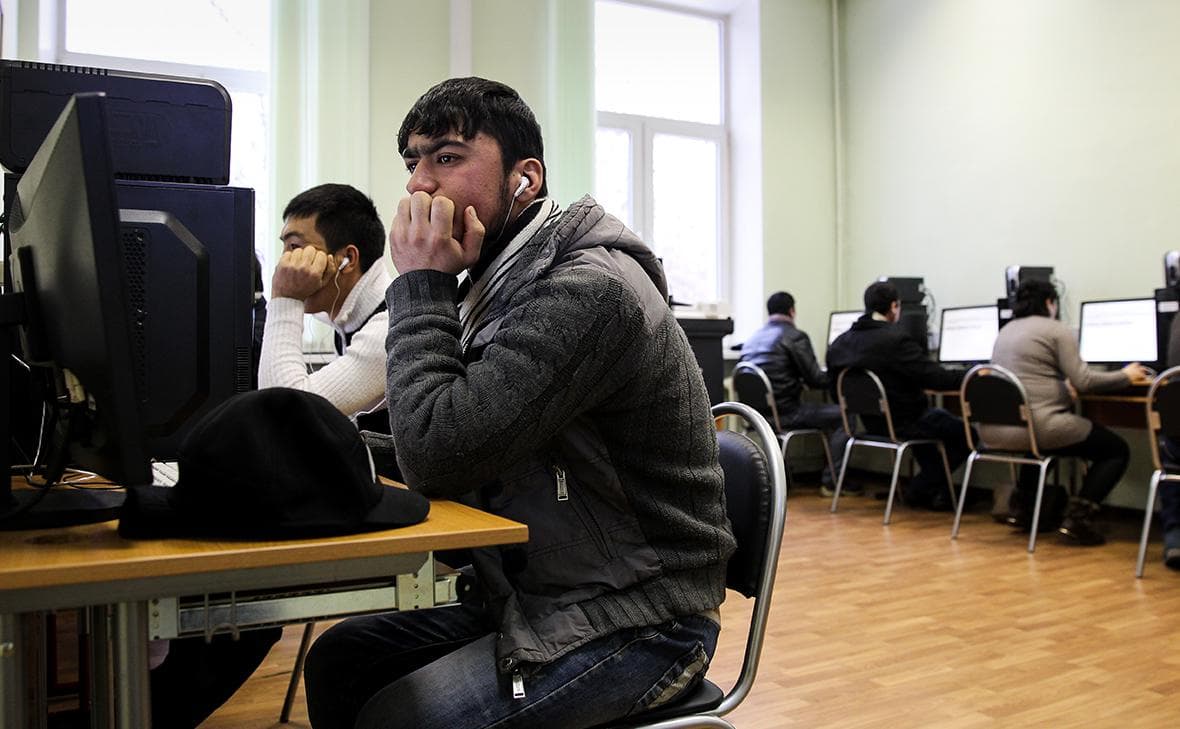Rus tilini bilmaydigan migrantlarga fuqarolik berilmaydi – Rossiya IIV