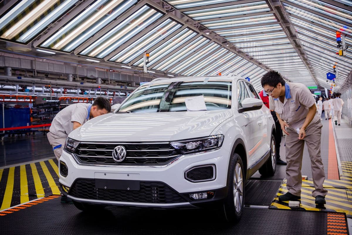 Volkswagen кўплаб айбловлардан кейин Хитойдаги заводини сотди