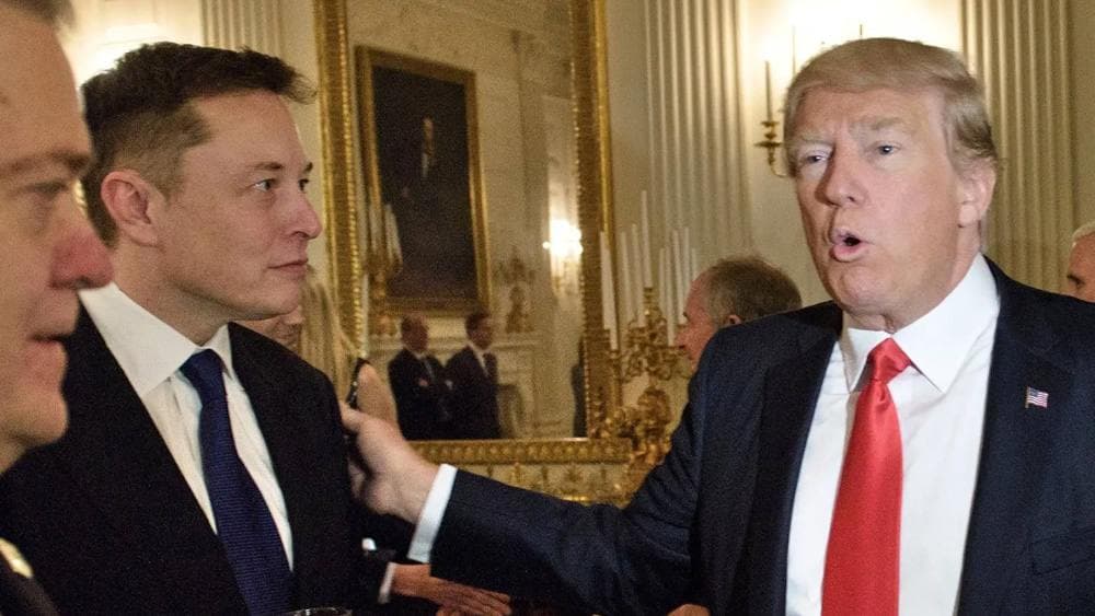 Жо Байден Илон Маскни Трампни қўллаётгани учун танқид қилди