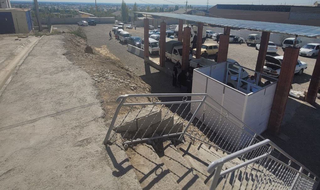 “To‘lovlar bir xil bo‘lgach, sharoit ham bir xil bo‘lishi kerak emasmi?” – Namanganda haydovchilar “MRO” ahvolidan norozi