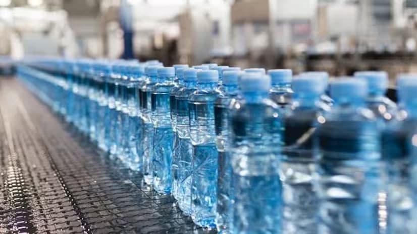 Plastik idishlardagi suv vodoprovod suvidan xavfliroq - tadqiqot
