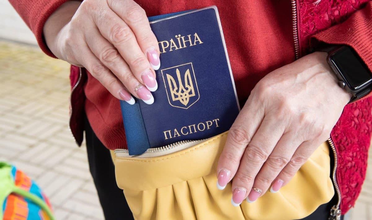 Polsha pasporti bo‘lmagan ukrainaliklarni deportatsiya qilmaslikka va’da berdi