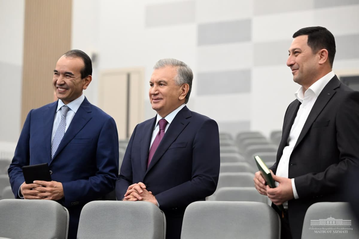 Shavkat Mirziyoyev Toshkentdagi 1-bolalar musiqa va san’at maktabi va Gulzor mahallasida bo‘ldi