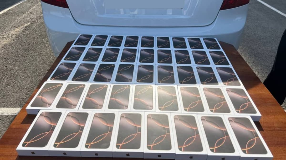 Fergana man arrested for attempting to smuggle 44 iPhones worth 900 million UZS