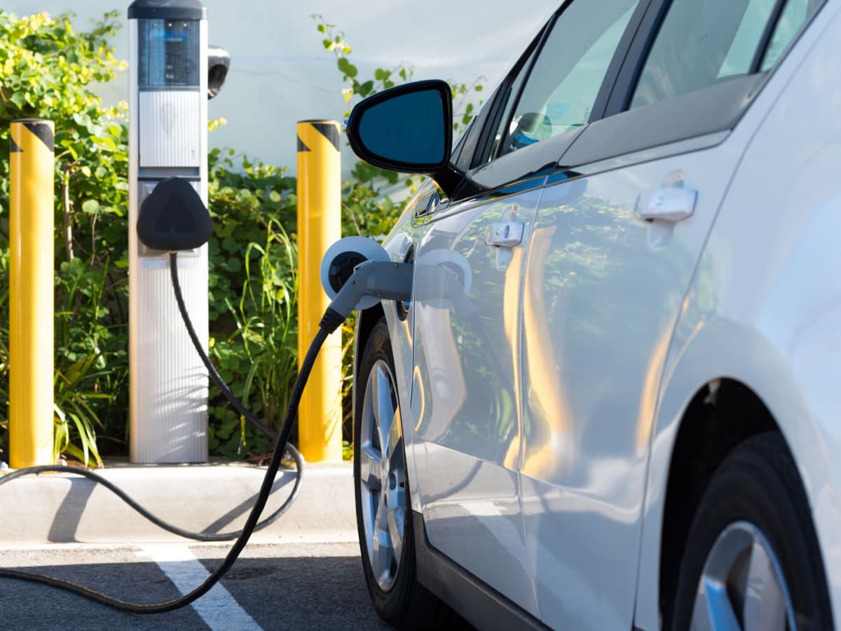 Toshkentda elektromobillarni quvvatlantirish stansiyalari ishini muvofiqlashtiruvchi operator paydo bo‘ladi