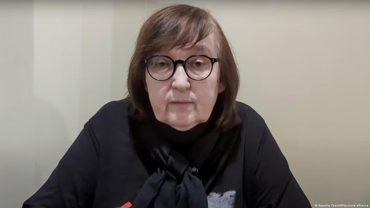 Навалнийнинг онасига ўғли дафн маросими бўйича ултиматум қўйилди
