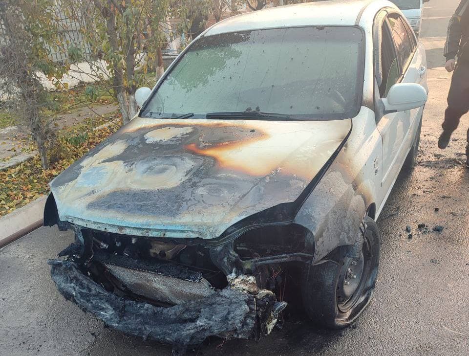 Andijonda Lacetti yonib ketdi