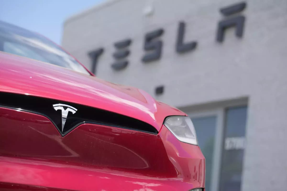Tesla 25 ming yevroga «hamyonbop» elektromobil ishlab chiqaradi - OAV