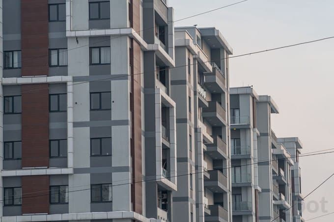 CERR: Real estate sales decreased by 5.7% in the first half of the year