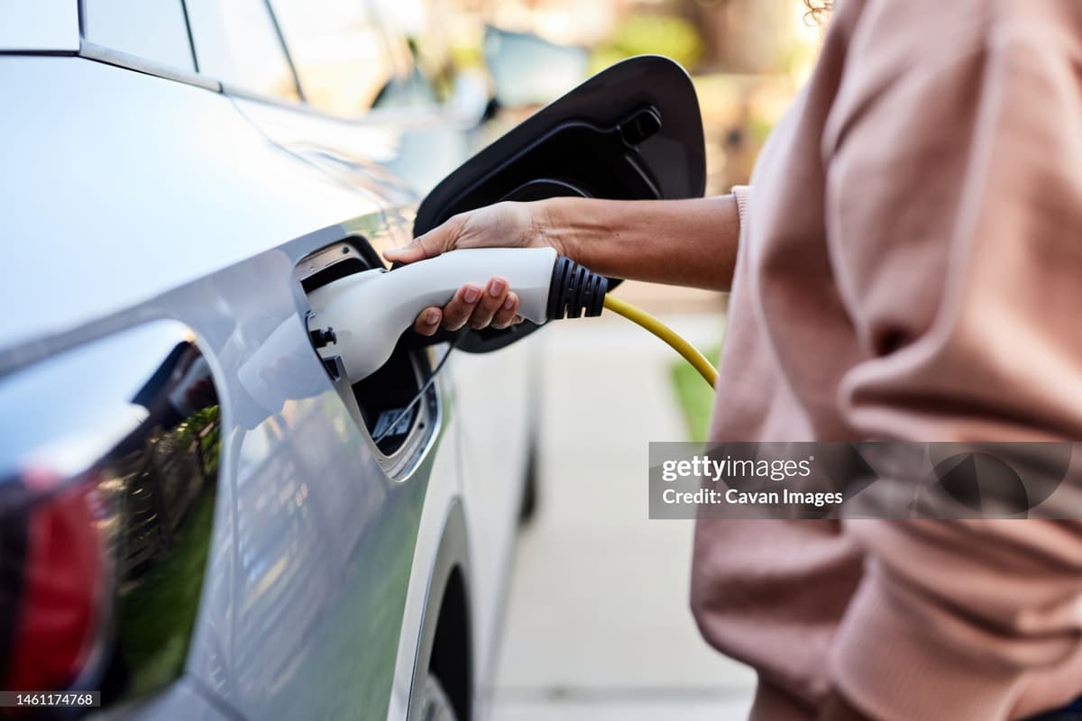 O‘zbekistonga ikki oyda qancha elektromobil import qilingani aytildi