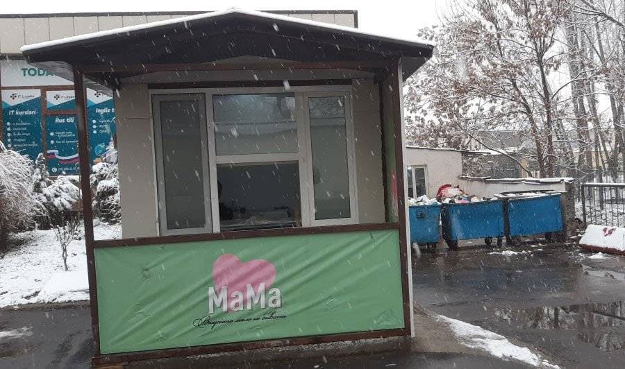 В Ташкенте снесли ларек с пирожками, установленный перед мусоросборным пунктом