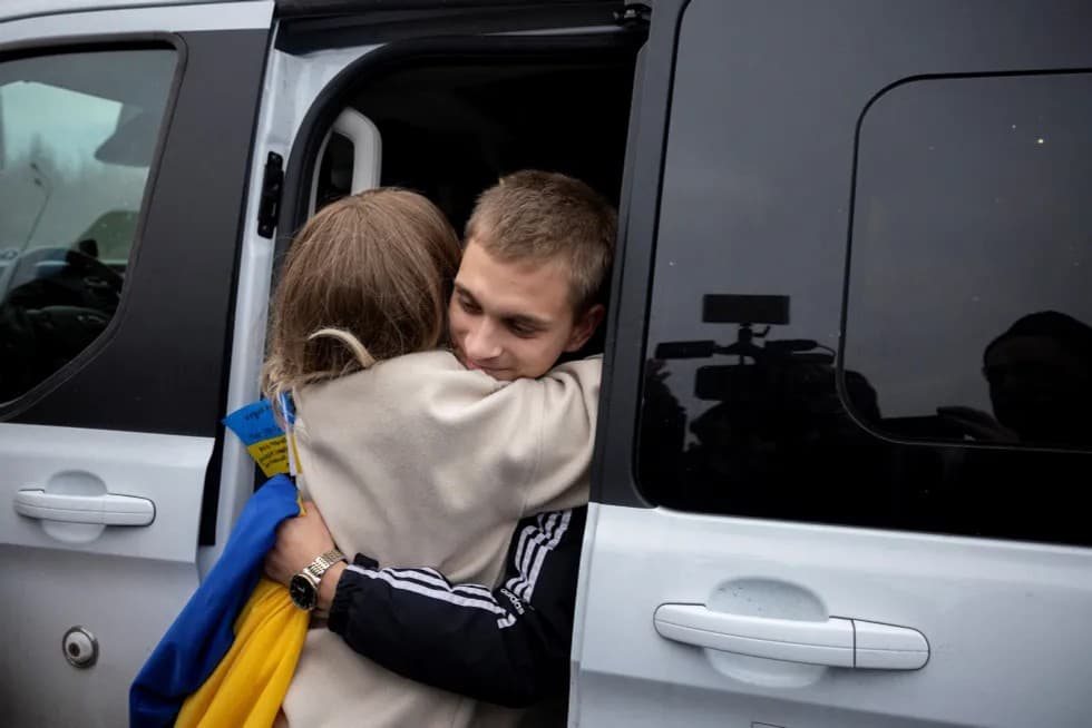 Zelenskiydan yordam so‘ragan ukrainalik o‘smir Rossiyani tark etdi