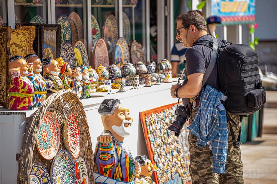 Foreign tourist arrivals in Uzbekistan surge by nearly 1 million over 10 months