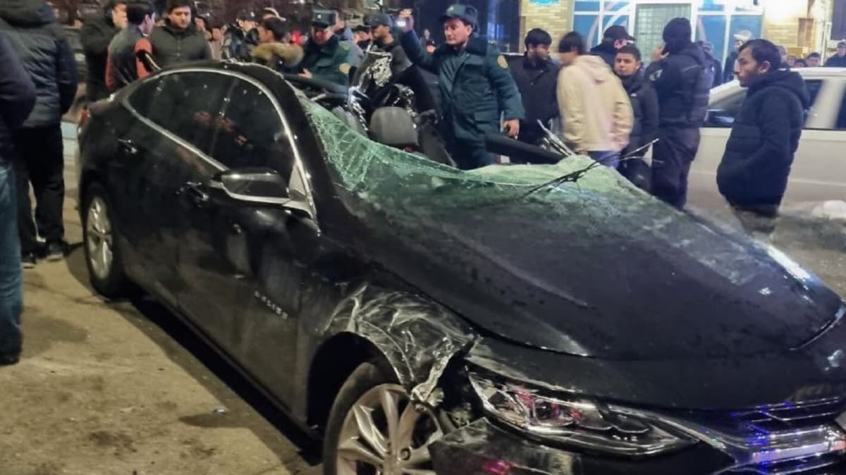 Toshkentda Kia bilan to‘qnashgan Malibu ag‘darilib ketdi