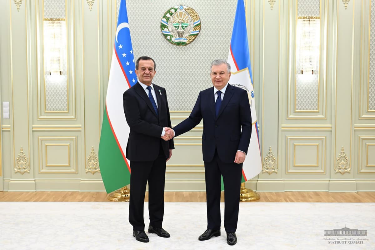 Shavkat Mirziyoyev Zayniddin Nizomxo‘jayevni faxriy unvon bilan taqdirladi