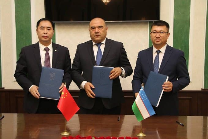 Uzbekistan Railways and CRRC Zhuzhou Locomotive ink an agreement to upgrade locomotive fleet