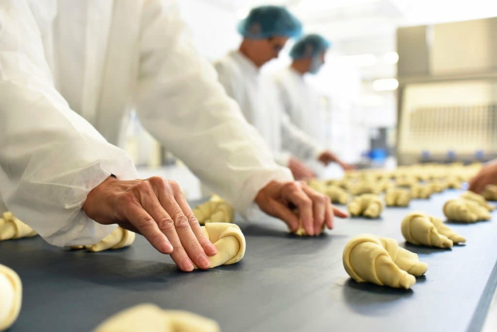 Confectionery enterprises to be allocated funds to finance export-related trade operations