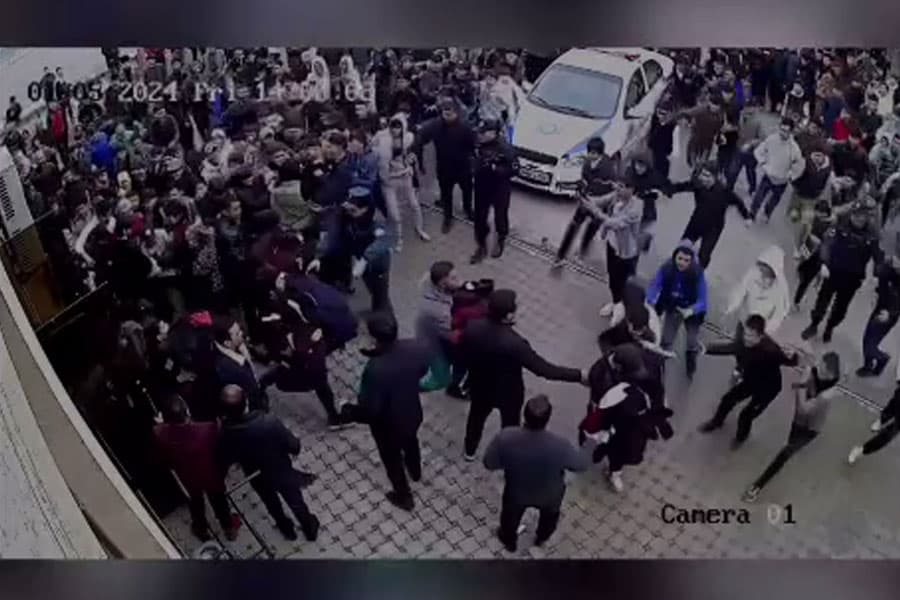 Toshkentda bepul kiyim tarqatib, tartibsizlik chiqargan do‘kon egaci jarimaga tortildi