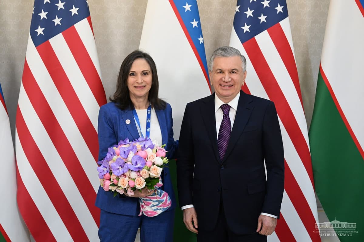 Shavkat Mirziyoyev welcomes heads of global companies for investment talks