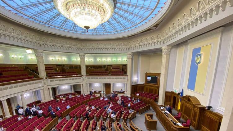 Ukrainada parlament va prezident saylovlari «urush tugaganidan keyin» o‘tkaziladi