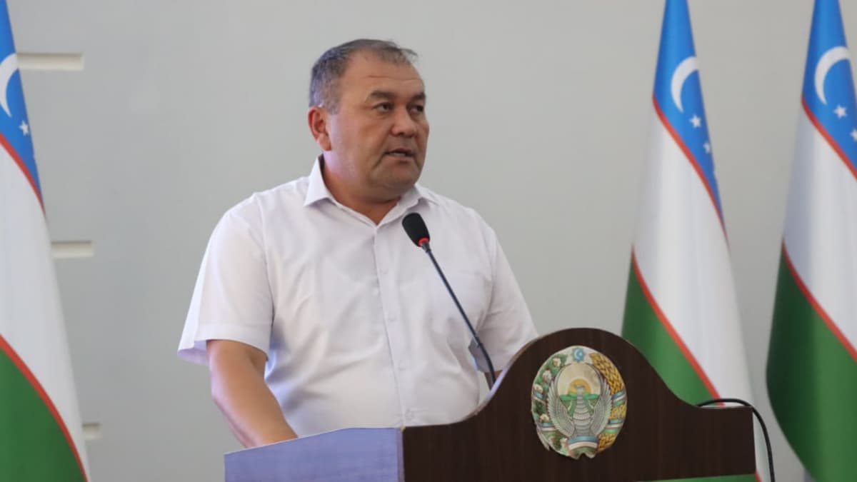 Хоким Кошрабата, оскорбивший своих заместителей, наказан дисциплинарно