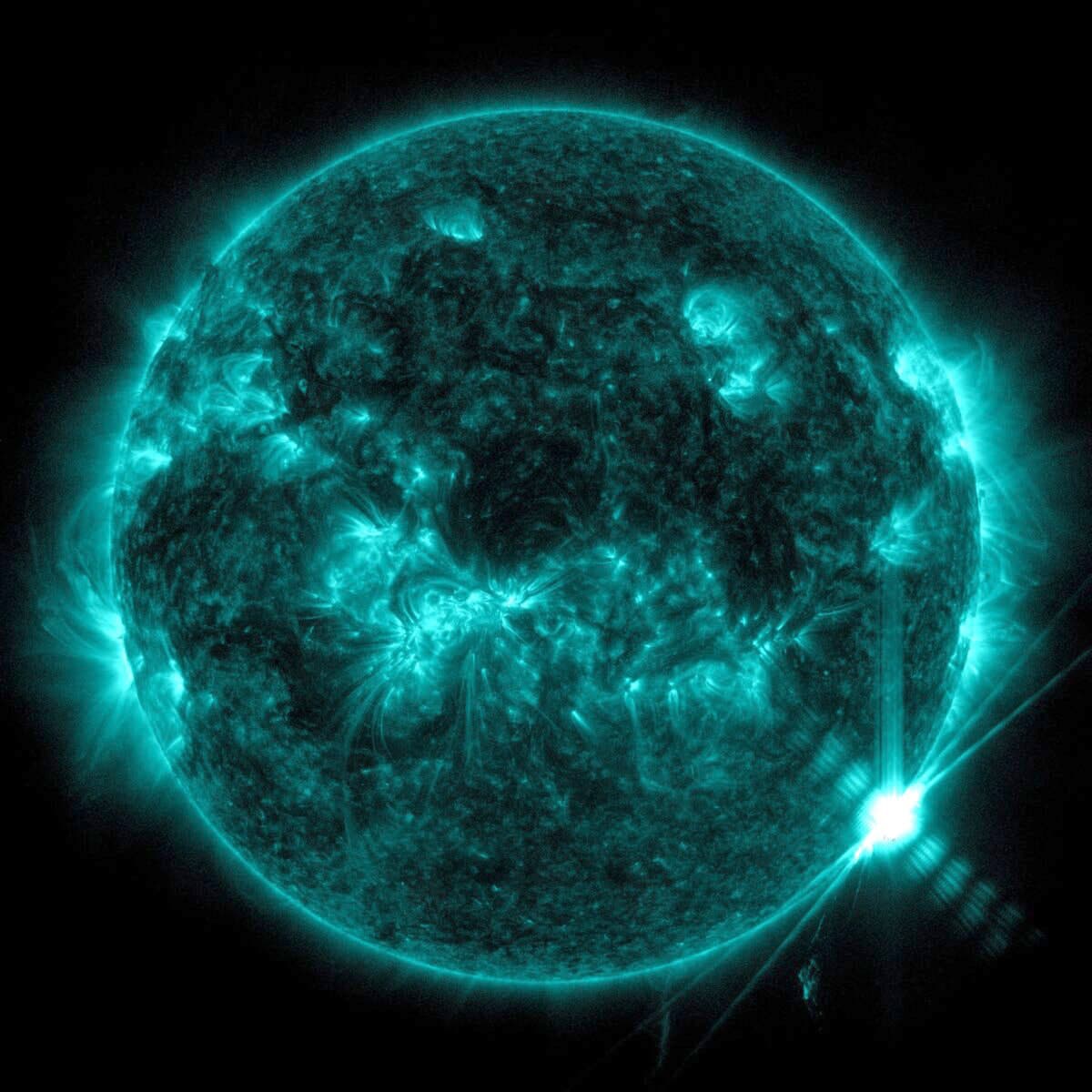 NASA Quyoshdagi qo‘rqinchli chaqnash suratini ko‘rsatdi